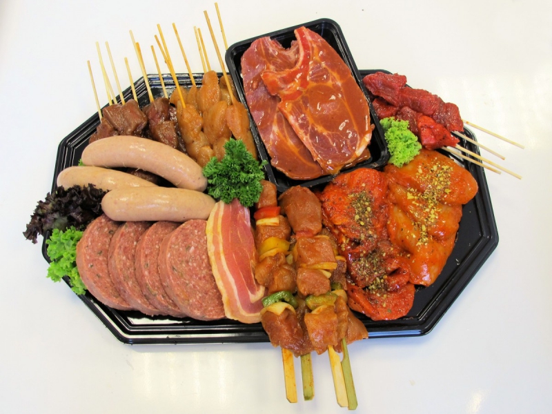 boucherie-VARAGES-min_bbq_butcher_shop_supermarket_meal_party-766127